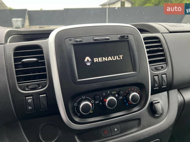 Белый Рено Трафик, объемом двигателя 2 л и пробегом 182 тыс. км за 17673 $, фото 70 на Automoto.ua