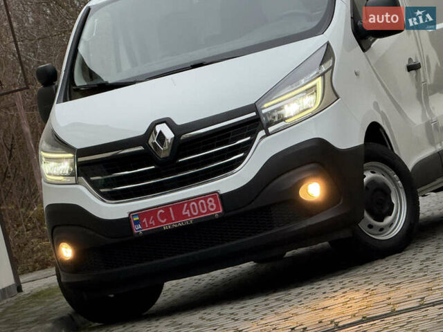 Белый Рено Трафик, объемом двигателя 2 л и пробегом 116 тыс. км за 17700 $, фото 7 на Automoto.ua