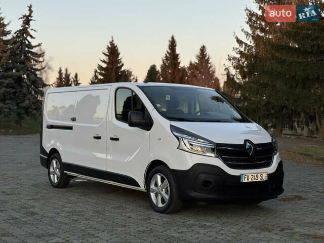 Белый Рено Трафик, объемом двигателя 2 л и пробегом 96 тыс. км за 19500 $, фото 1 на Automoto.ua