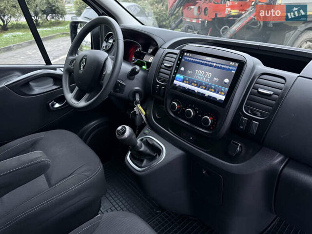 Белый Рено Трафик, объемом двигателя 2 л и пробегом 259 тыс. км за 16400 $, фото 61 на Automoto.ua