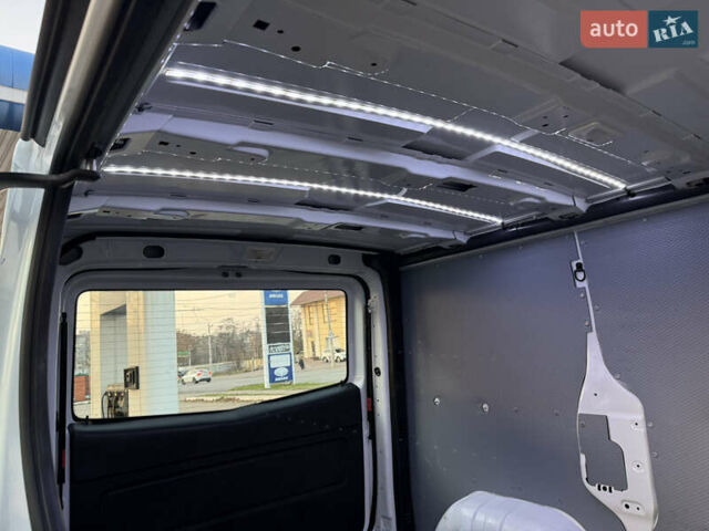 Белый Рено Трафик, объемом двигателя 2 л и пробегом 130 тыс. км за 18999 $, фото 59 на Automoto.ua