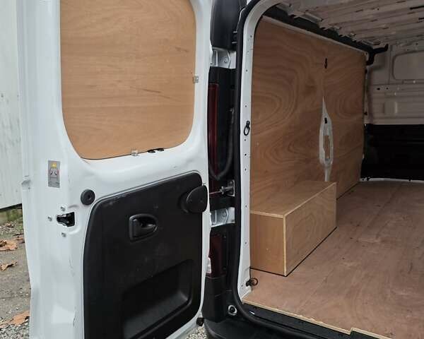 Белый Рено Трафик, объемом двигателя 2 л и пробегом 204 тыс. км за 18700 $, фото 44 на Automoto.ua