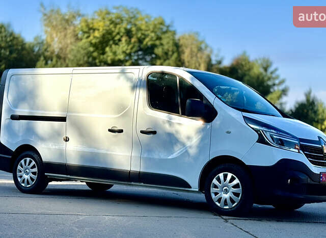 Белый Рено Трафик, объемом двигателя 2 л и пробегом 182 тыс. км за 17673 $, фото 4 на Automoto.ua