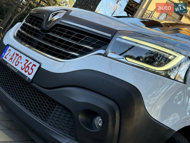 Белый Рено Трафик, объемом двигателя 2 л и пробегом 115 тыс. км за 19500 $, фото 19 на Automoto.ua