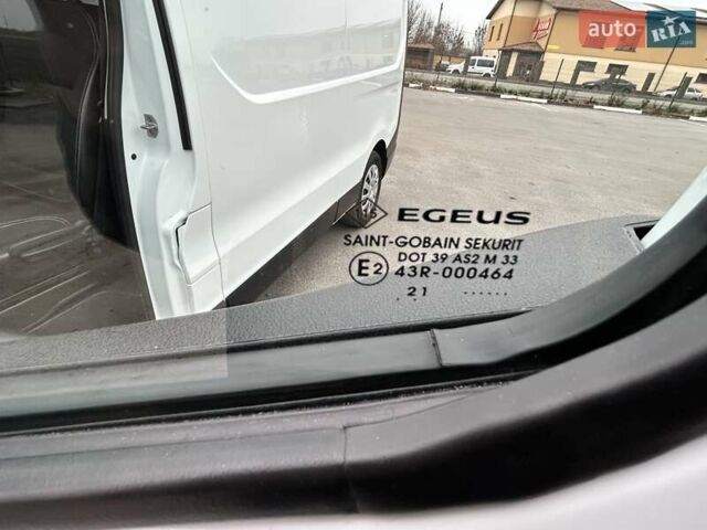 Белый Рено Трафик, объемом двигателя 2 л и пробегом 189 тыс. км за 17900 $, фото 18 на Automoto.ua