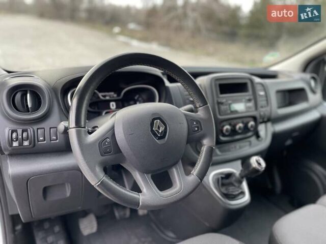 Белый Рено Трафик, объемом двигателя 2 л и пробегом 251 тыс. км за 17500 $, фото 46 на Automoto.ua