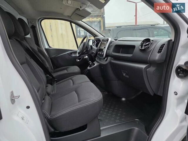 Белый Рено Трафик, объемом двигателя 2 л и пробегом 204 тыс. км за 18700 $, фото 23 на Automoto.ua