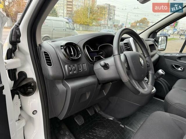 Белый Рено Трафик, объемом двигателя 2 л и пробегом 166 тыс. км за 19700 $, фото 13 на Automoto.ua