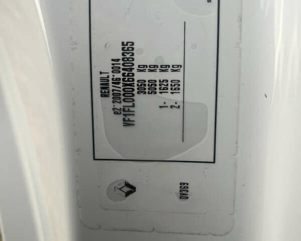 Білий Рено Трафік, об'ємом двигуна 2 л та пробігом 150 тис. км за 16950 $, фото 21 на Automoto.ua