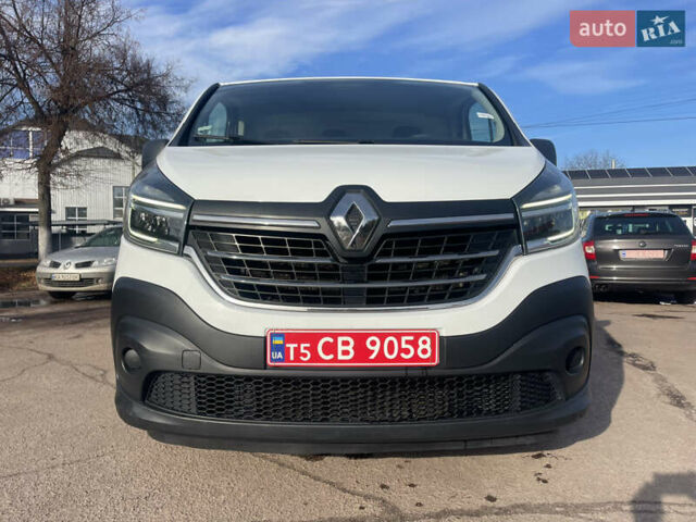 Белый Рено Трафик, объемом двигателя 2 л и пробегом 208 тыс. км за 14500 $, фото 1 на Automoto.ua