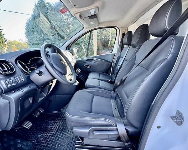 Белый Рено Трафик, объемом двигателя 2 л и пробегом 182 тыс. км за 17673 $, фото 27 на Automoto.ua