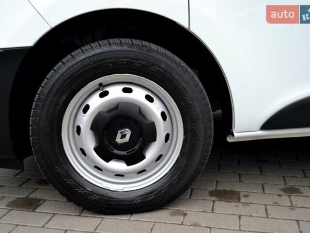 Белый Рено Трафик, объемом двигателя 2 л и пробегом 236 тыс. км за 16900 $, фото 162 на Automoto.ua