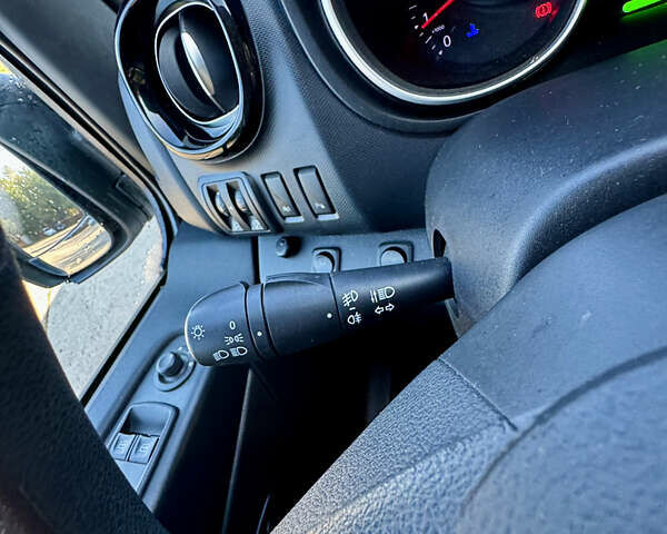 Белый Рено Трафик, объемом двигателя 2 л и пробегом 182 тыс. км за 17673 $, фото 33 на Automoto.ua