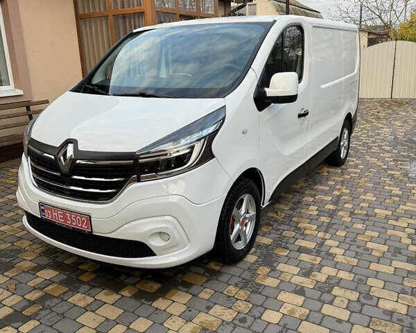 Белый Рено Трафик, объемом двигателя 2 л и пробегом 213 тыс. км за 16900 $, фото 2 на Automoto.ua