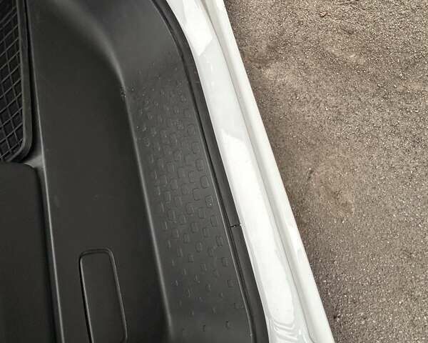 Белый Рено Трафик, объемом двигателя 2 л и пробегом 189 тыс. км за 17900 $, фото 24 на Automoto.ua