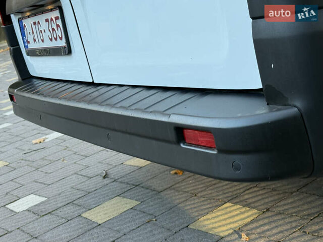 Белый Рено Трафик, объемом двигателя 2 л и пробегом 115 тыс. км за 19500 $, фото 28 на Automoto.ua