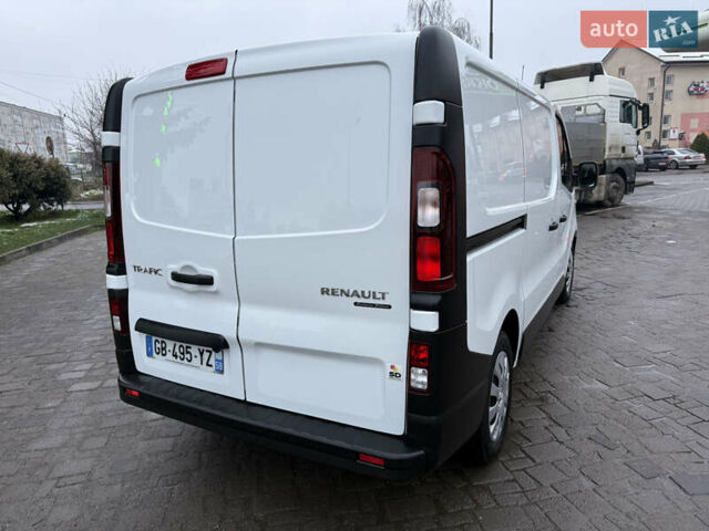 Белый Рено Трафик, объемом двигателя 2 л и пробегом 259 тыс. км за 16400 $, фото 12 на Automoto.ua