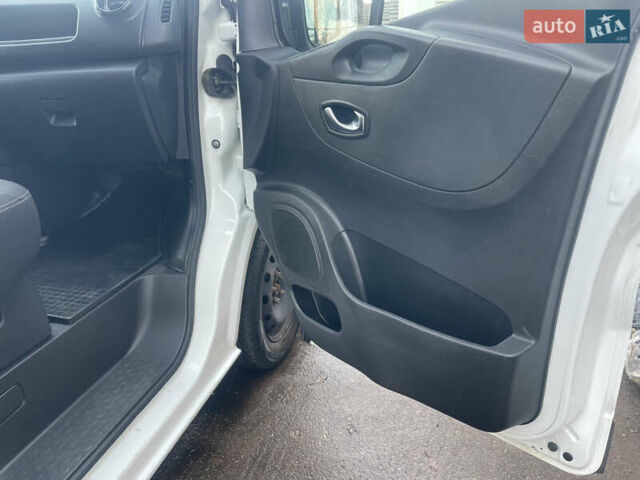 Белый Рено Трафик, объемом двигателя 2 л и пробегом 208 тыс. км за 14500 $, фото 22 на Automoto.ua