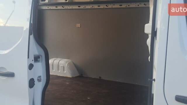 Білий Рено Трафік, об'ємом двигуна 2 л та пробігом 109 тис. км за 20500 $, фото 42 на Automoto.ua
