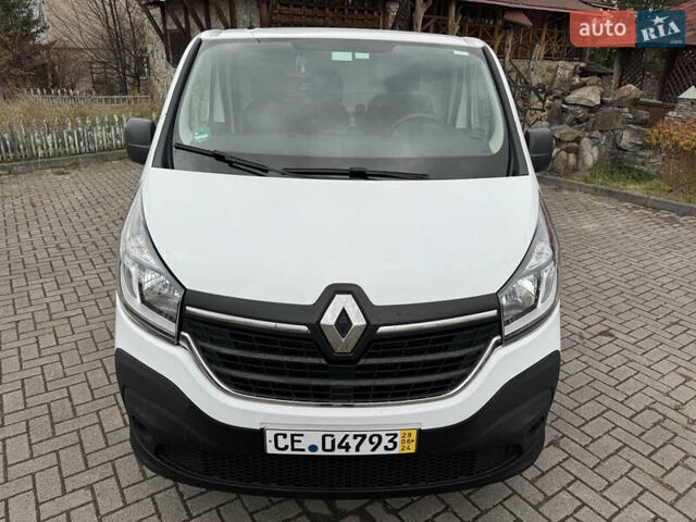 Белый Рено Трафик, объемом двигателя 2 л и пробегом 76 тыс. км за 17700 $, фото 4 на Automoto.ua