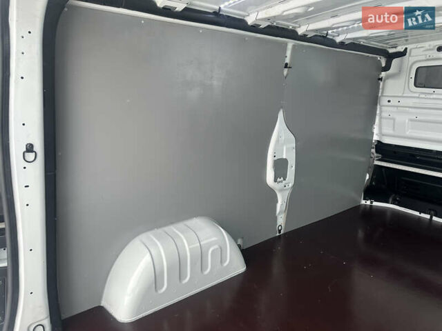 Білий Рено Трафік, об'ємом двигуна 2 л та пробігом 140 тис. км за 17500 $, фото 44 на Automoto.ua