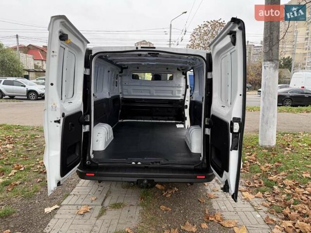 Белый Рено Трафик, объемом двигателя 2 л и пробегом 166 тыс. км за 19700 $, фото 43 на Automoto.ua