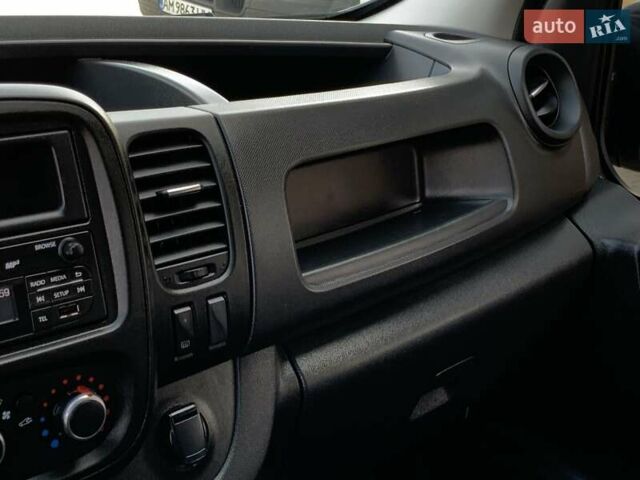 Білий Рено Трафік, об'ємом двигуна 2 л та пробігом 209 тис. км за 16955 $, фото 49 на Automoto.ua