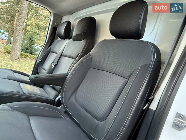 Белый Рено Трафик, объемом двигателя 2 л и пробегом 112 тыс. км за 17850 $, фото 42 на Automoto.ua