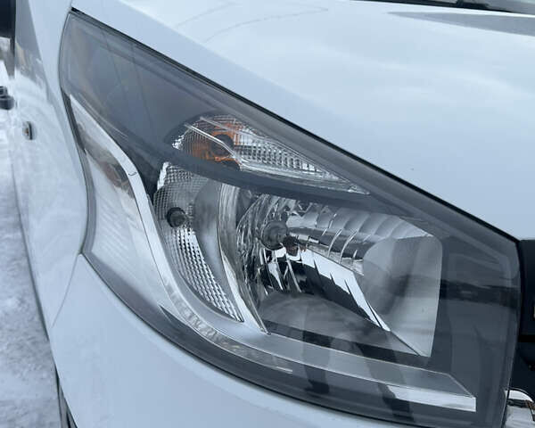 Білий Рено Трафік, об'ємом двигуна 2 л та пробігом 140 тис. км за 17500 $, фото 51 на Automoto.ua