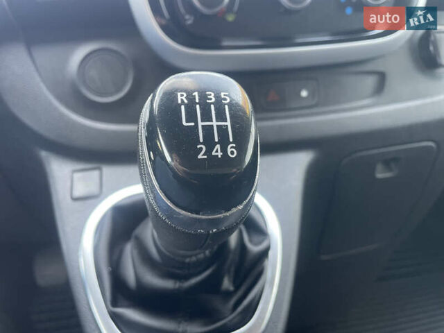 Белый Рено Трафик, объемом двигателя 2 л и пробегом 208 тыс. км за 14500 $, фото 28 на Automoto.ua