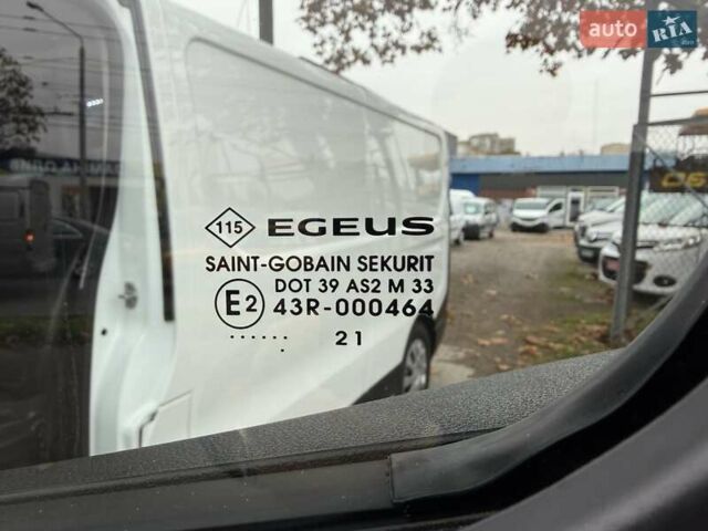Белый Рено Трафик, объемом двигателя 2 л и пробегом 166 тыс. км за 19700 $, фото 11 на Automoto.ua