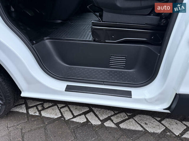 Белый Рено Трафик, объемом двигателя 2 л и пробегом 259 тыс. км за 16400 $, фото 34 на Automoto.ua