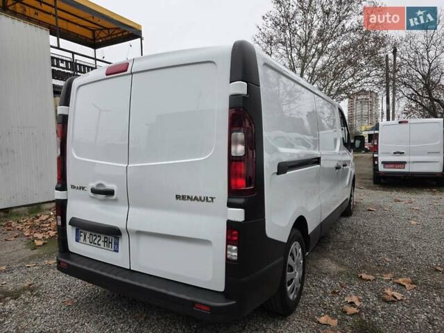 Белый Рено Трафик, объемом двигателя 2 л и пробегом 204 тыс. км за 18700 $, фото 9 на Automoto.ua