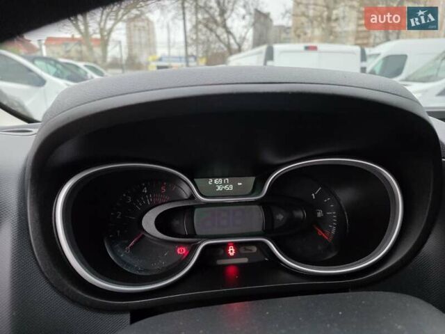 Белый Рено Трафик, объемом двигателя 2 л и пробегом 204 тыс. км за 18700 $, фото 18 на Automoto.ua