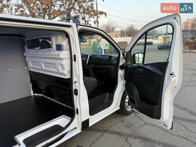 Белый Рено Трафик, объемом двигателя 2 л и пробегом 130 тыс. км за 18999 $, фото 56 на Automoto.ua