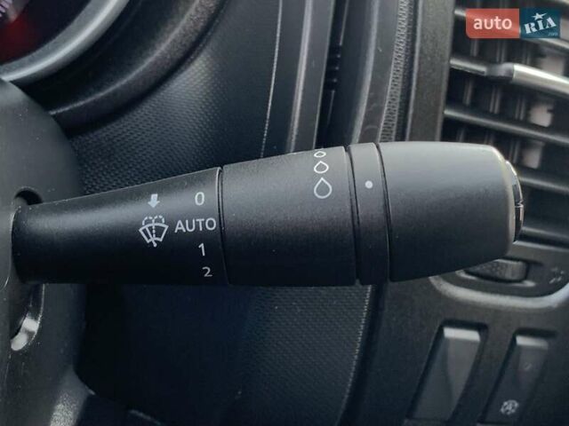 Білий Рено Трафік, об'ємом двигуна 2 л та пробігом 209 тис. км за 16955 $, фото 41 на Automoto.ua