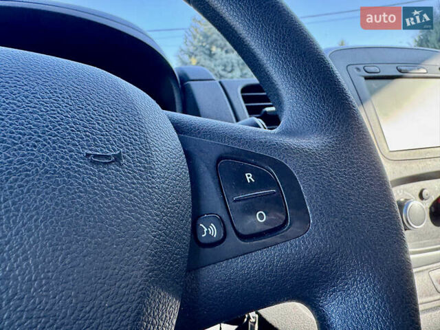 Белый Рено Трафик, объемом двигателя 2 л и пробегом 182 тыс. км за 17673 $, фото 40 на Automoto.ua