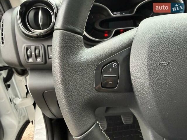 Белый Рено Трафик, объемом двигателя 2 л и пробегом 166 тыс. км за 19700 $, фото 16 на Automoto.ua