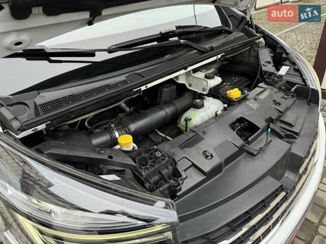 Белый Рено Трафик, объемом двигателя 2 л и пробегом 116 тыс. км за 17700 $, фото 53 на Automoto.ua