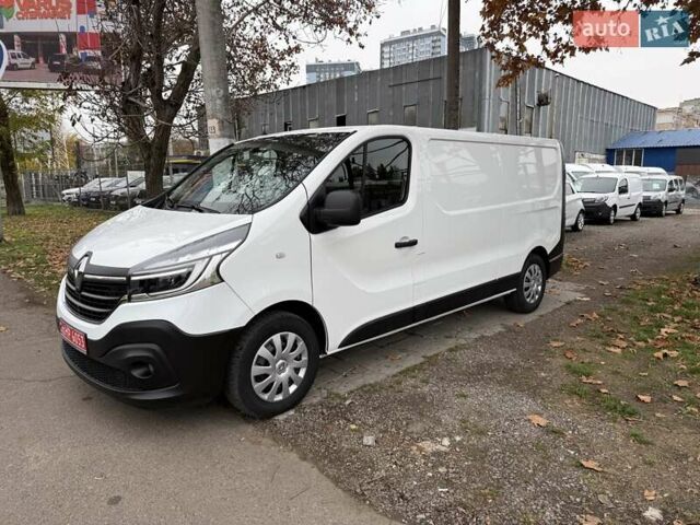 Белый Рено Трафик, объемом двигателя 2 л и пробегом 166 тыс. км за 19700 $, фото 1 на Automoto.ua
