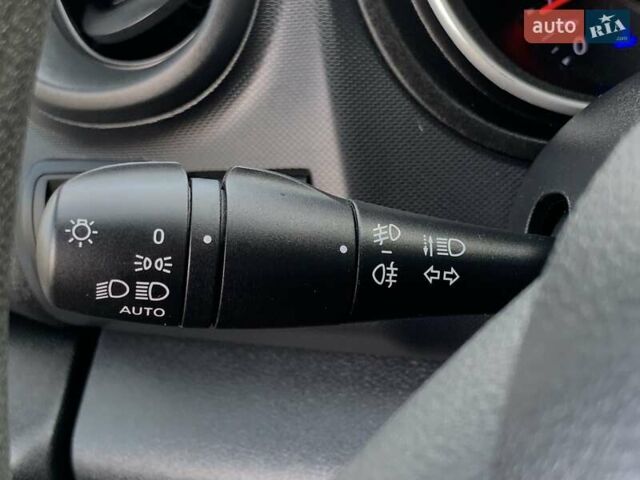 Білий Рено Трафік, об'ємом двигуна 2 л та пробігом 209 тис. км за 16955 $, фото 40 на Automoto.ua