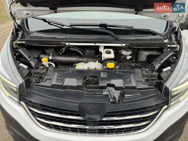 Білий Рено Трафік, об'ємом двигуна 2 л та пробігом 116 тис. км за 19450 $, фото 85 на Automoto.ua