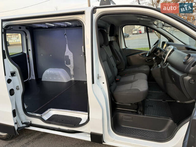 Белый Рено Трафик, объемом двигателя 2 л и пробегом 130 тыс. км за 18999 $, фото 54 на Automoto.ua
