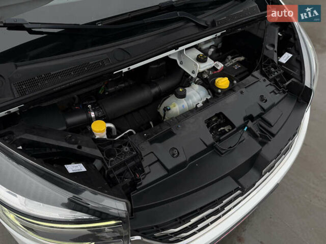 Белый Рено Трафик, объемом двигателя 2 л и пробегом 217 тыс. км за 18800 $, фото 20 на Automoto.ua