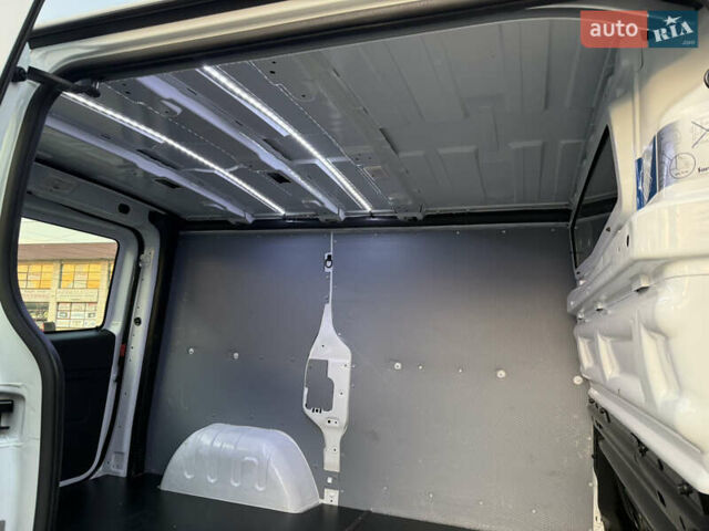 Белый Рено Трафик, объемом двигателя 2 л и пробегом 130 тыс. км за 18999 $, фото 60 на Automoto.ua