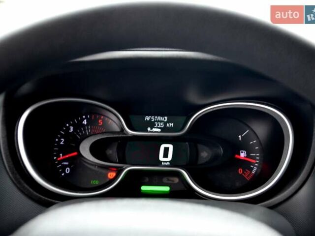 Белый Рено Трафик, объемом двигателя 2 л и пробегом 236 тыс. км за 16900 $, фото 102 на Automoto.ua