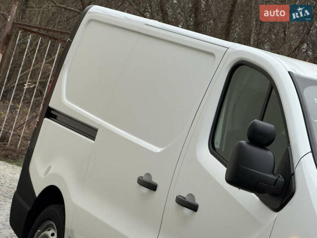 Белый Рено Трафик, объемом двигателя 2 л и пробегом 116 тыс. км за 17700 $, фото 17 на Automoto.ua