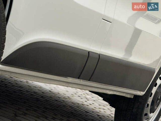 Белый Рено Трафик, объемом двигателя 2 л и пробегом 116 тыс. км за 17700 $, фото 11 на Automoto.ua