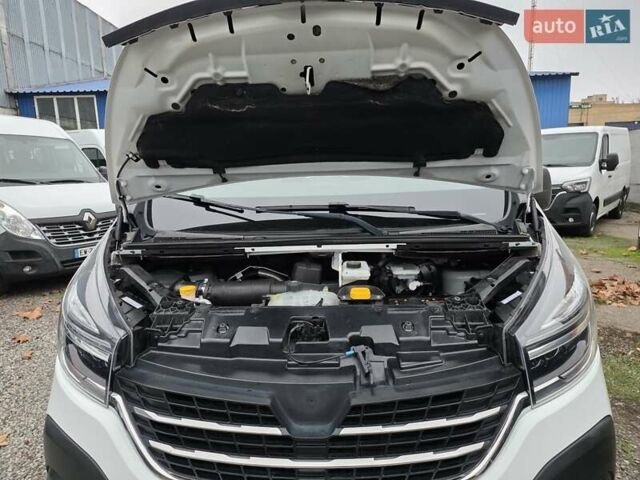 Белый Рено Трафик, объемом двигателя 2 л и пробегом 204 тыс. км за 18700 $, фото 46 на Automoto.ua