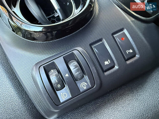 Белый Рено Трафик, объемом двигателя 2 л и пробегом 112 тыс. км за 17850 $, фото 44 на Automoto.ua